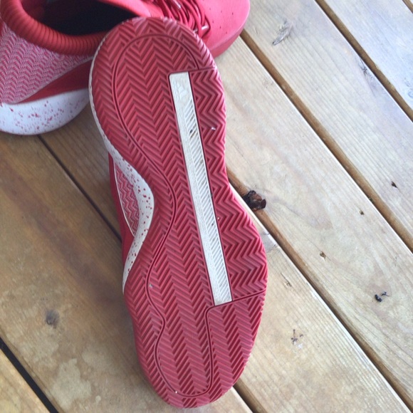 ADIDAS 11222RED HI TOPS SZ 13.5 UNWORN CONDITION BASKETBALL SHOES - Picture 5 of 8